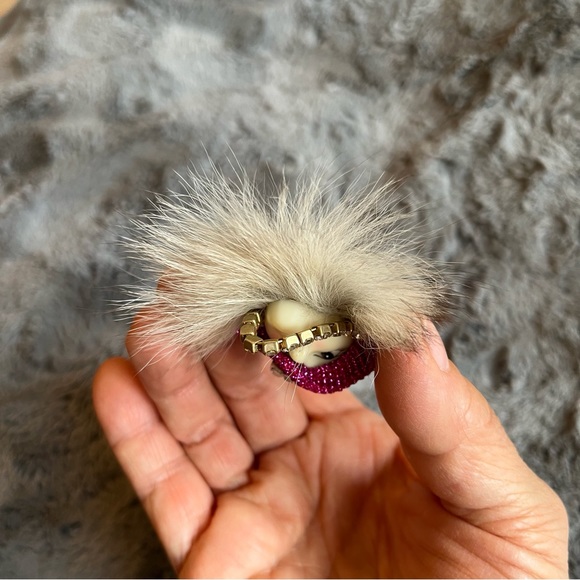 Vintage art deco porcelain and mink woman in pink hat brooch pin - Picture 8 of 13